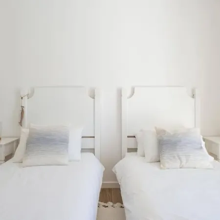 Beautiful Newly Renovated In 2024 On Portuguese