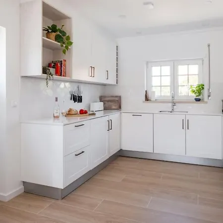 Beautiful Newly Renovated In 2024 On Portuguese *