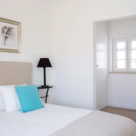 Beautiful Newly Renovated In 2024 On Portuguese 别墅 *