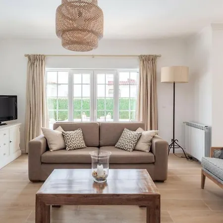 Beautiful Newly Renovated In 2024 On Portuguese 别墅 *