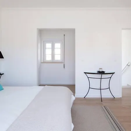 Beautiful Newly Renovated In 2024 On Portuguese *
