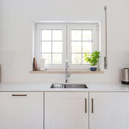 Beautiful Newly Renovated In 2024 On Portuguese