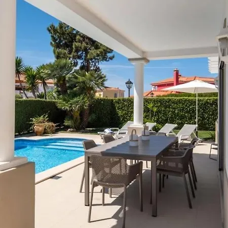 Beautiful Newly Renovated In 2024 On Portuguese *