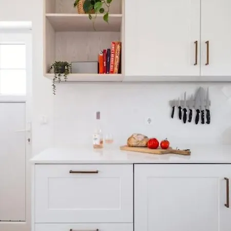 Beautiful Newly Renovated In 2024 On Portuguese