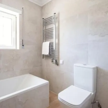 Beautiful Newly Renovated In 2024 On Portuguese Amoreira (Leiria)