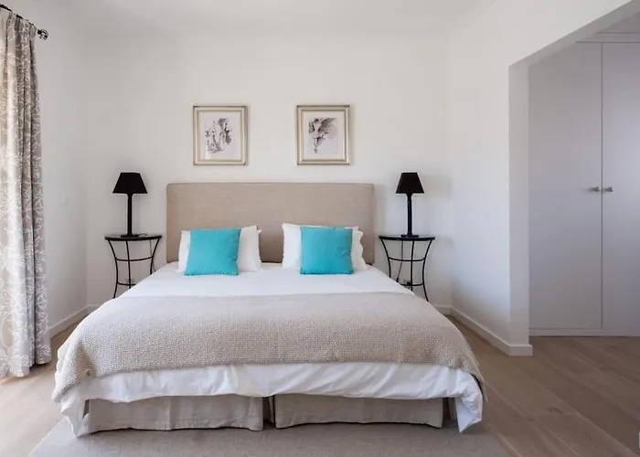Beautiful Newly Renovated In 2024 On Portuguese 빌라 Amoreira (Leiria)