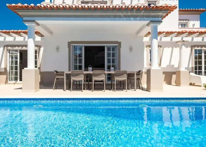 Beautiful Newly Renovated In 2024 On Portuguese 빌라