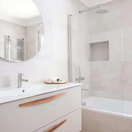 Beautiful Newly Renovated In 2024 On Portuguese * Amoreira (Leiria)