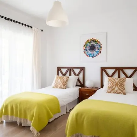 Beautiful Newly Renovated In 2024 On Portuguese