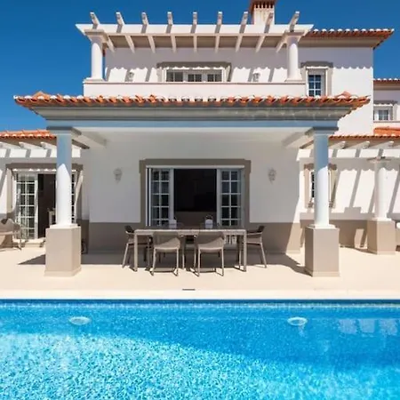 Beautiful Newly Renovated In 2024 On Portuguese