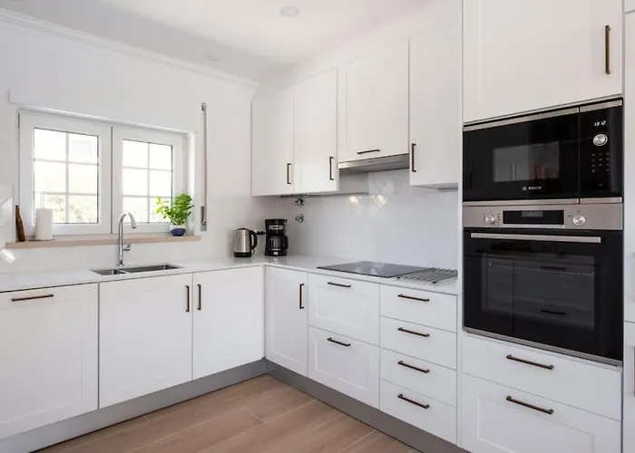 Beautiful Newly Renovated In 2024 On Portuguese ヴィラ