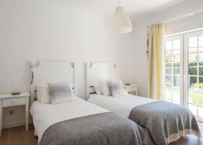 Beautiful Newly Renovated In 2024 On Portuguese ヴィラ