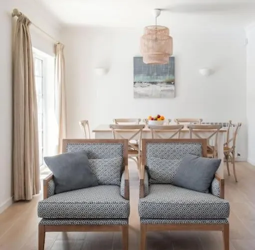 Beautiful Newly Renovated In 2024 On Portuguese Amoreira