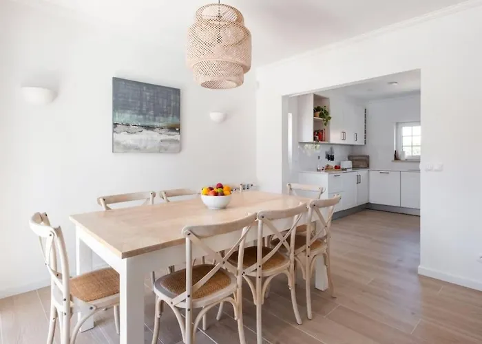 Beautiful Newly Renovated In 2024 On Portuguese