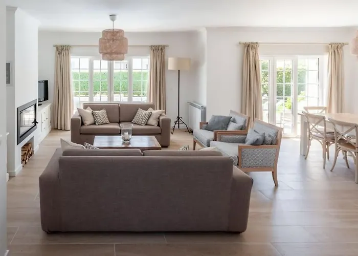 Beautiful Newly Renovated In 2024 On Portuguese