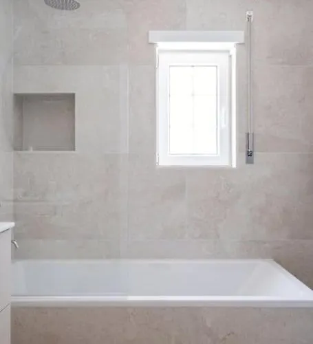 Beautiful Newly Renovated In 2024 On Portuguese * Amoreira